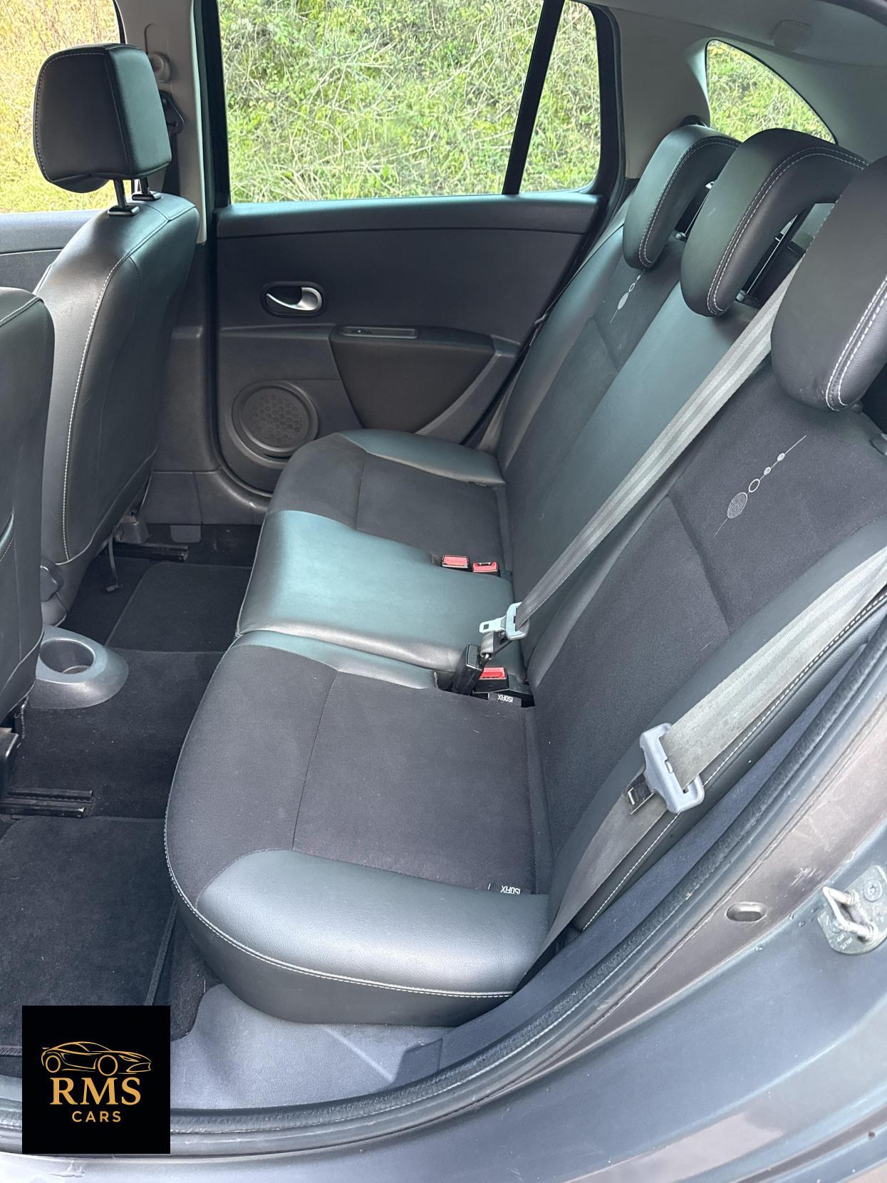 Renault Clio 1.5 dCi GT Line TomTom Sport Tourer 5dr Diesel Manual Euro 5 (88 ps)