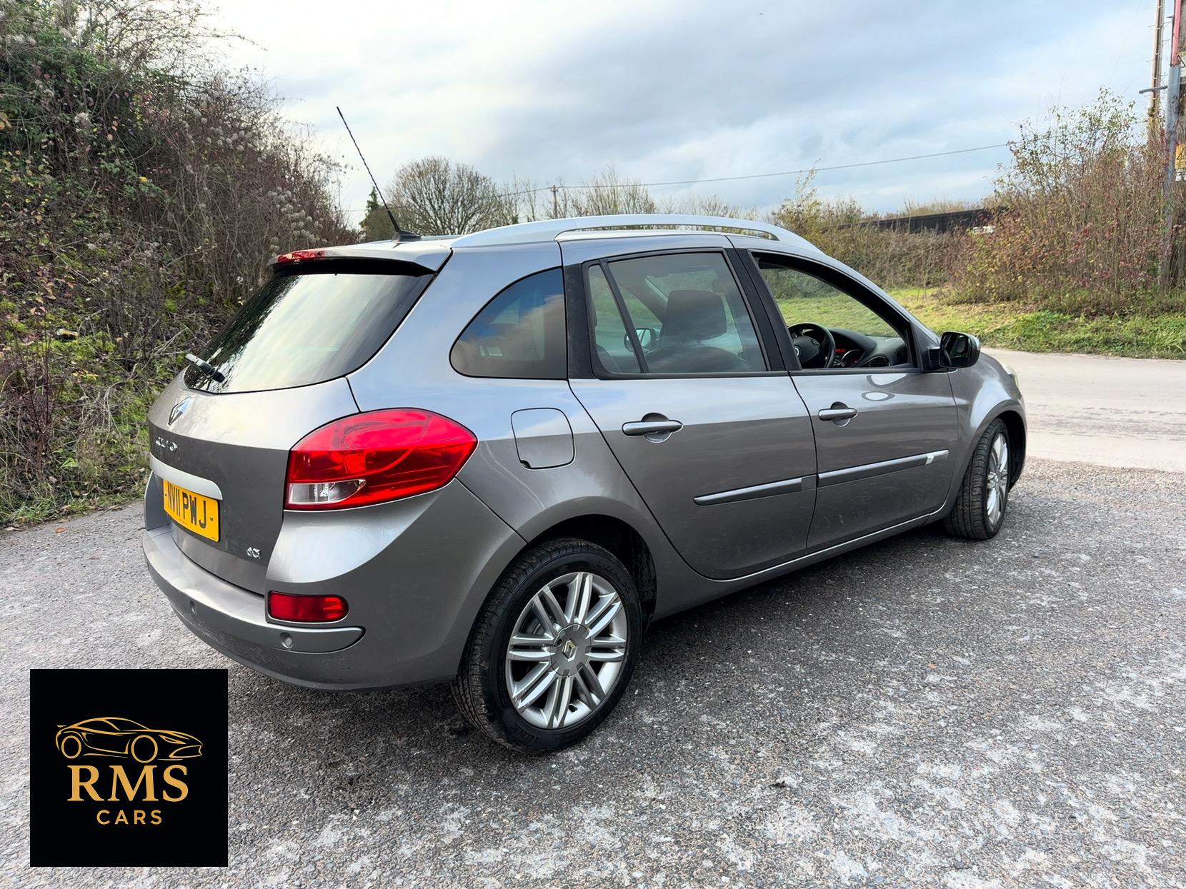 Renault Clio 1.5 dCi GT Line TomTom Sport Tourer 5dr Diesel Manual Euro 5 (88 ps)